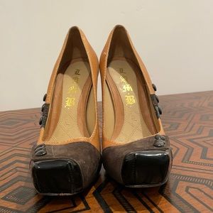 Lamb tan leather pumps size 6